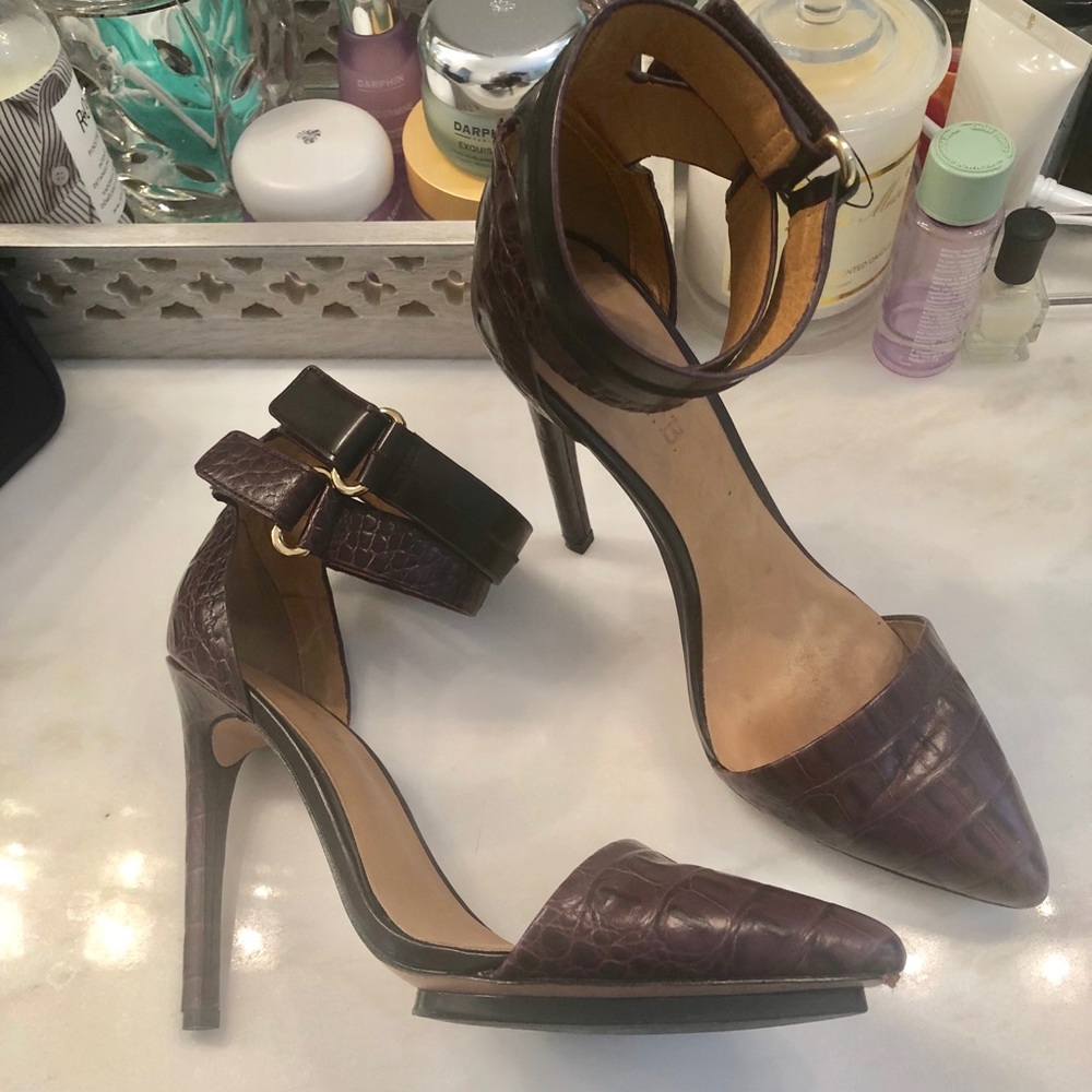 Lamb pointed heels